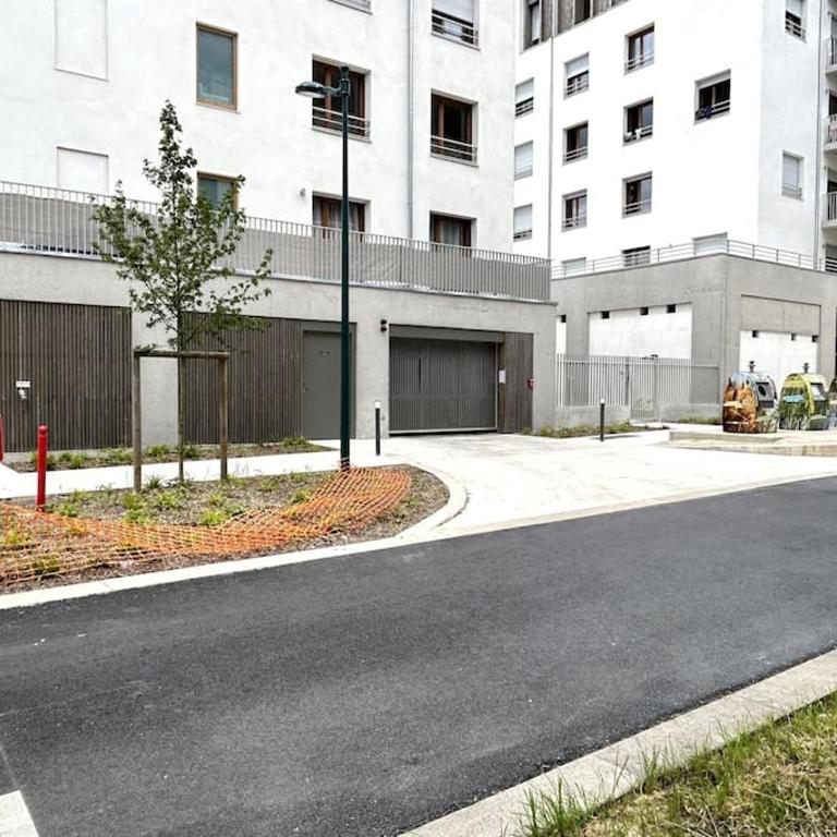 Cosy Apartment - Parking, Garden,10mn from Disneyland! - Two-Bedroom Apartment - 40