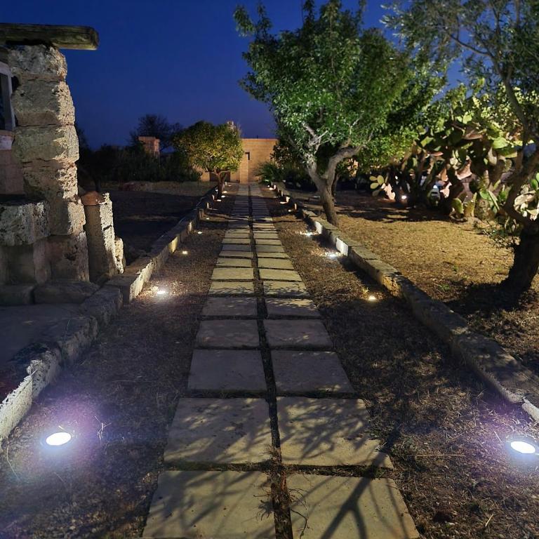 Li Monaci - GALLIPOLI - EcoBio RELAIS - Camera Queen con Vista Giardino - 2
