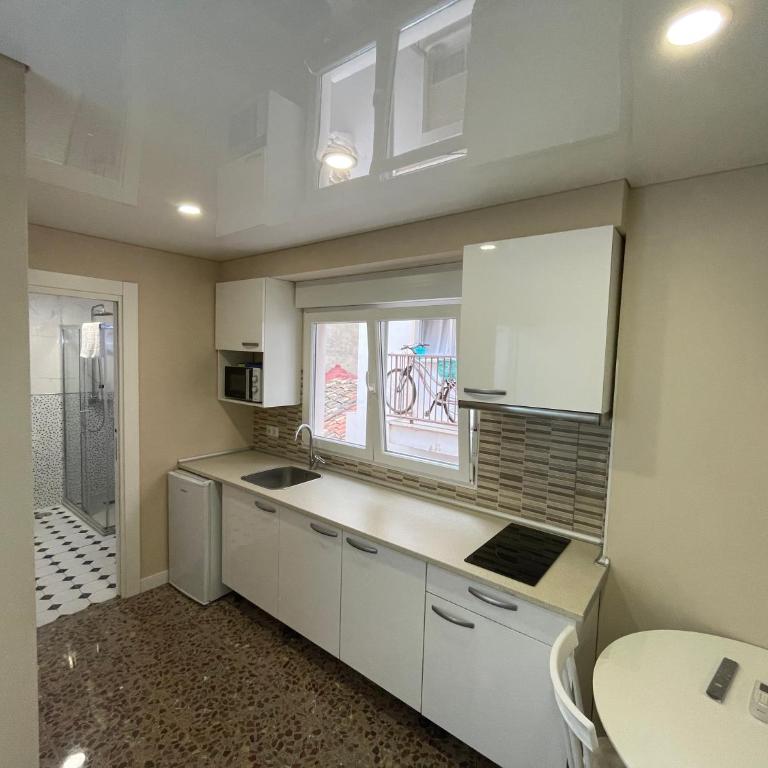Apartamentos Pelicano - Estudio Triple Estándar - 1