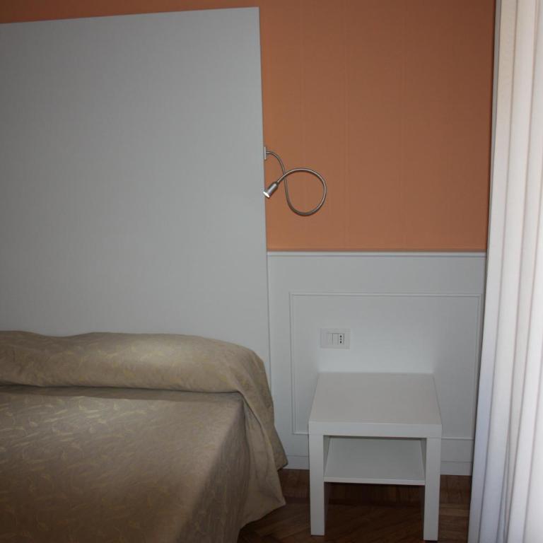 Affittacamere Via Mazzini - Camera Matrimoniale/Doppia con Letti Singoli - 12