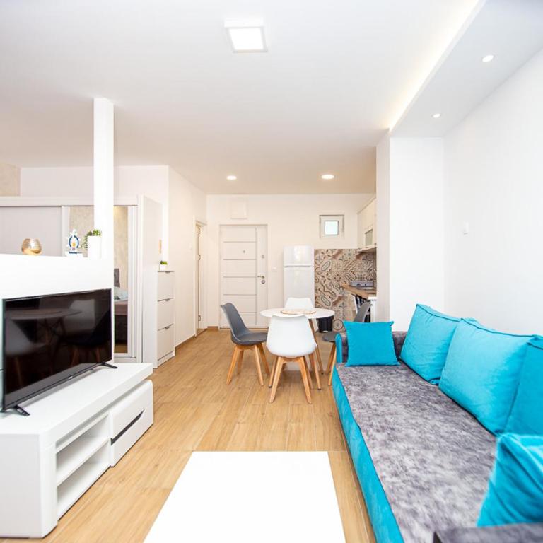 Newly refurnished apartment with large garden - Apartman sa 1 Spavaćom Sobom - 1