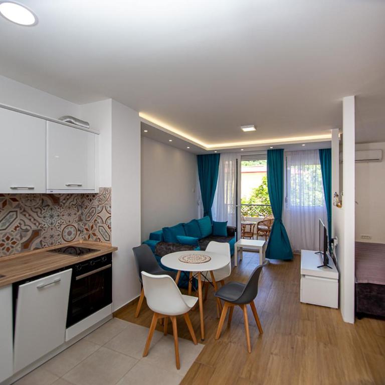 Newly refurnished apartment with large garden - Apartman sa 1 Spavaćom Sobom - 6