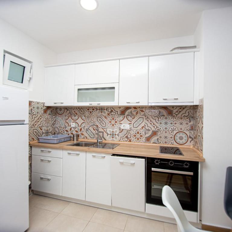 Newly refurnished apartment with large garden - Apartman sa 1 Spavaćom Sobom - 15