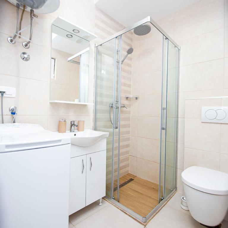 Newly refurnished apartment with large garden - Apartman sa 1 Spavaćom Sobom - 18
