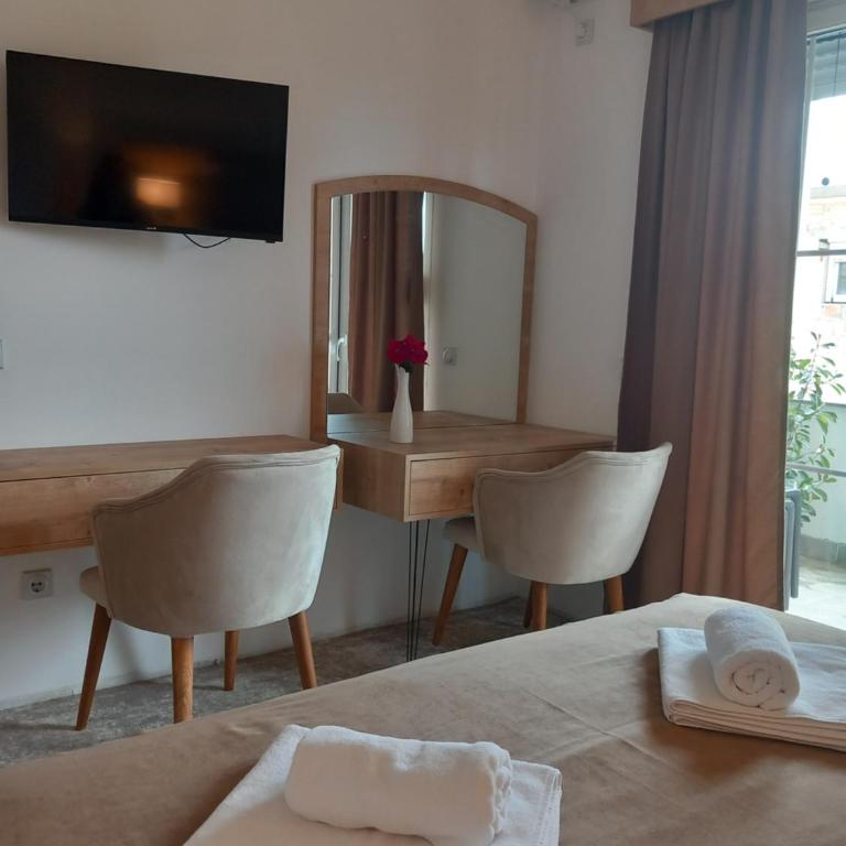 Haus Carla - Two-Bedroom Family Apartment - 8