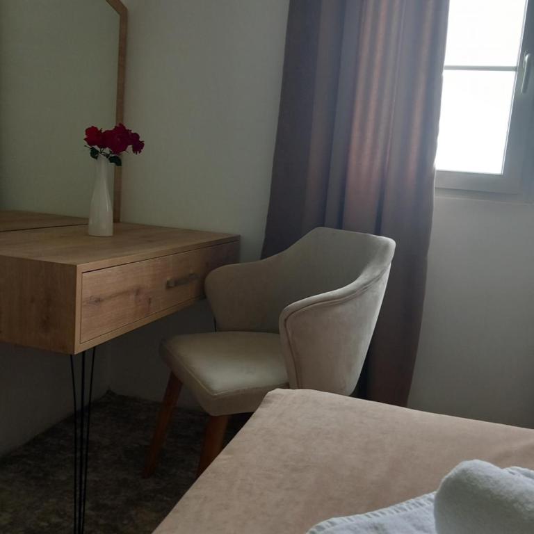 Haus Carla - Two-Bedroom Family Apartment - 10
