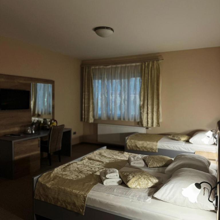 Rooms Comfor - Deluks Dvokrevetna Soba sa Bračnim Krevetom i Tušem - 12