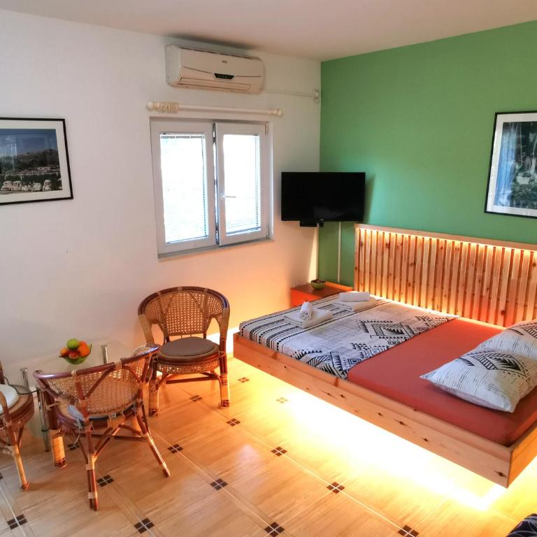Durakovic Apartments - Studio with Mountain View - 3