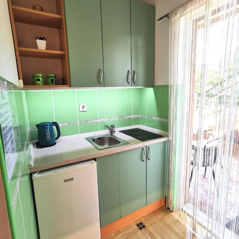 Durakovic Apartments - Studio with Mountain View - 11