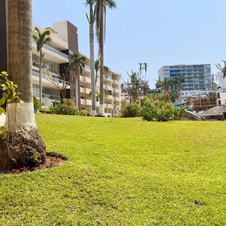Espectacular departamento a pasos de costera - Apartamento de 3 dormitorios - 12