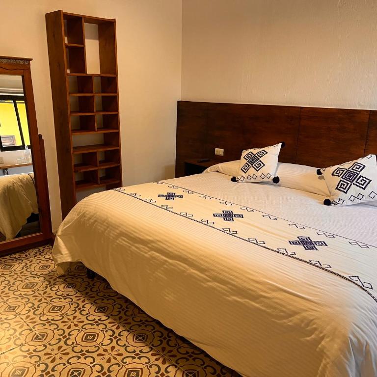 Hotel Ocho Barrios - Suite Junior - 12