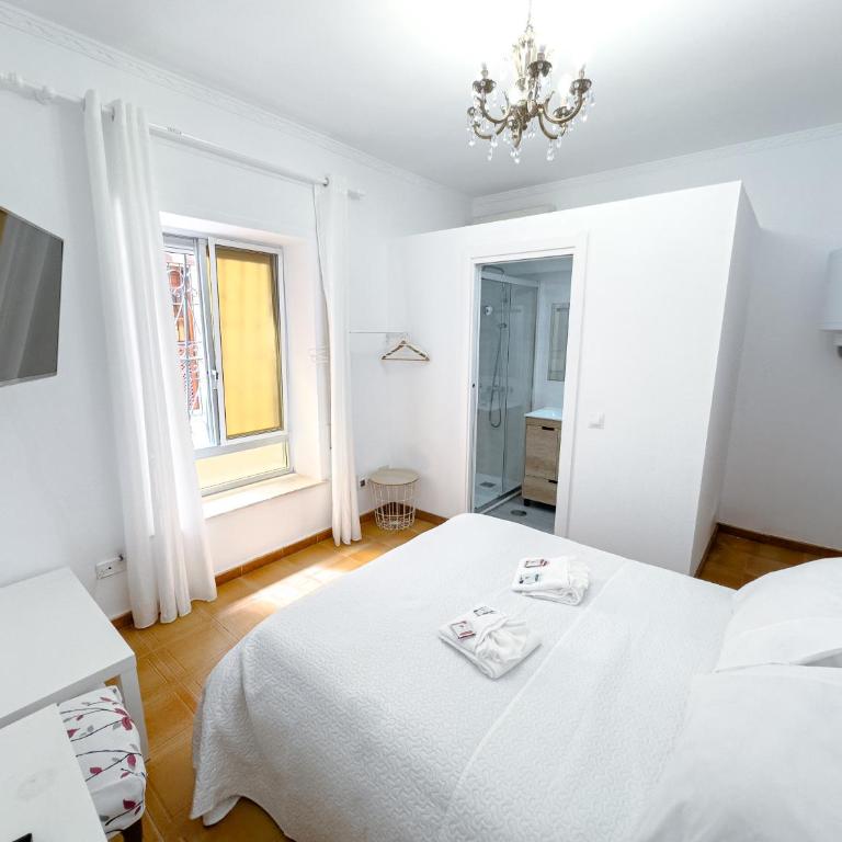 Hostal Habitaciones & Suites Don Pepín - Double Room with Private Bathroom - 15