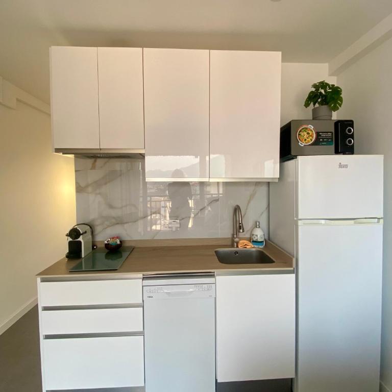 Moderno en primera línea de playa - One-Bedroom Apartment - 15