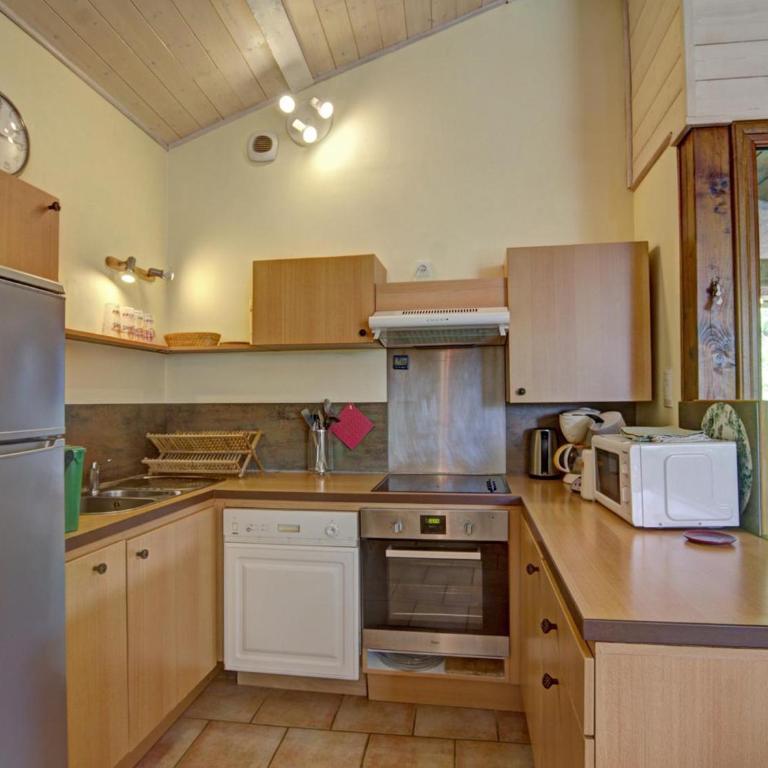 Gîte confortable avec vue imprenable près de Saint-Étienne - FR-1-496-38 - Maison de Vacances (4 Adultes) - 5