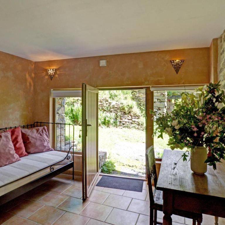 Gîte confortable avec vue imprenable près de Saint-Étienne - FR-1-496-38 - Maison de Vacances (4 Adultes) - 6