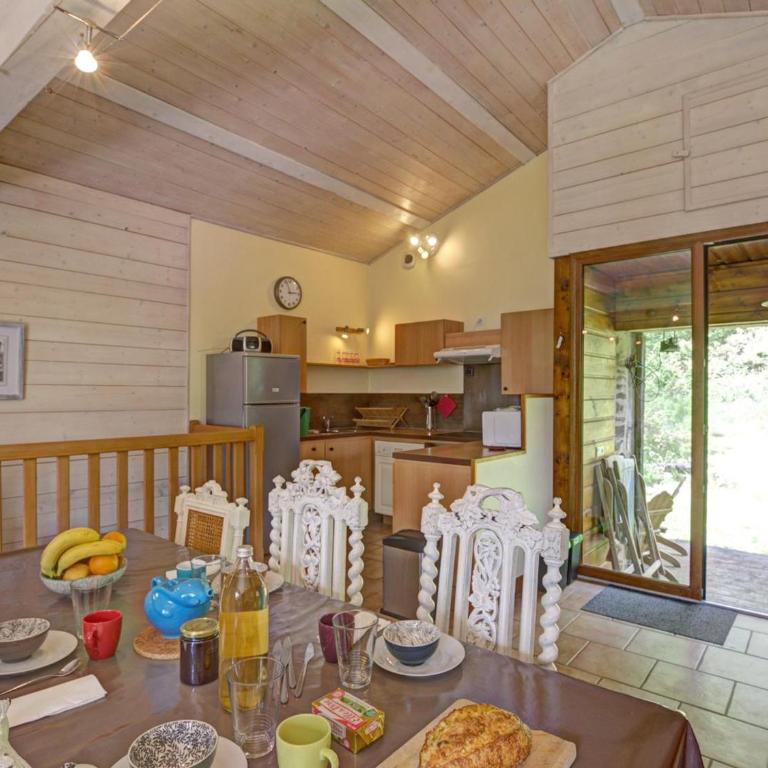 Gîte confortable avec vue imprenable près de Saint-Étienne - FR-1-496-38 - Maison de Vacances (4 Adultes) - 10