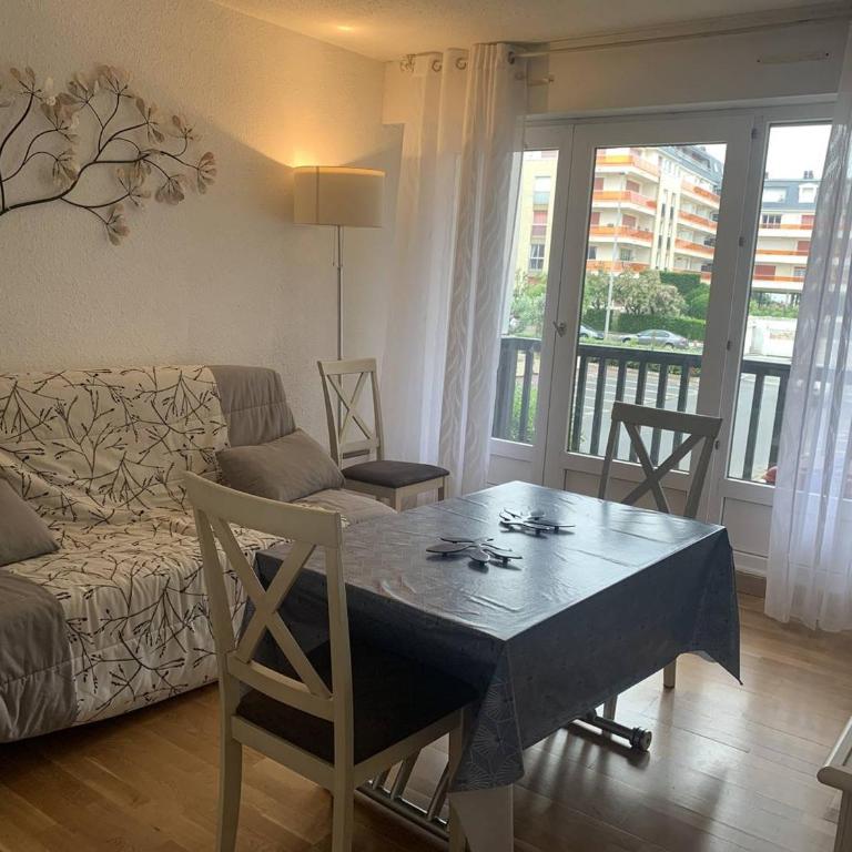 Appartement lumineux à 50m de la plage de Cabourg, balcon, parking gratuit, 4 pers. - FR-1-465-119 - Appartement - 3