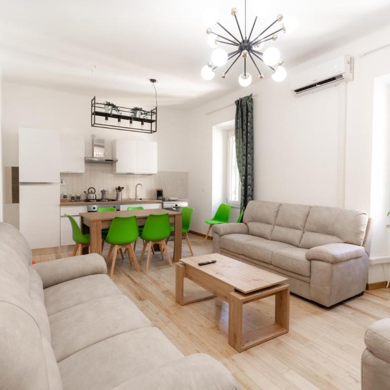 Trastevere four seasons Feltre - Appartamento con 3 Camere da Letto - 1