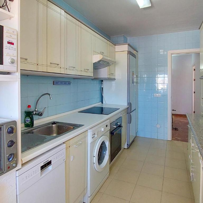 Cozy Apartment In Fuengirola With Wifi - Two-Bedroom Apartment - 6