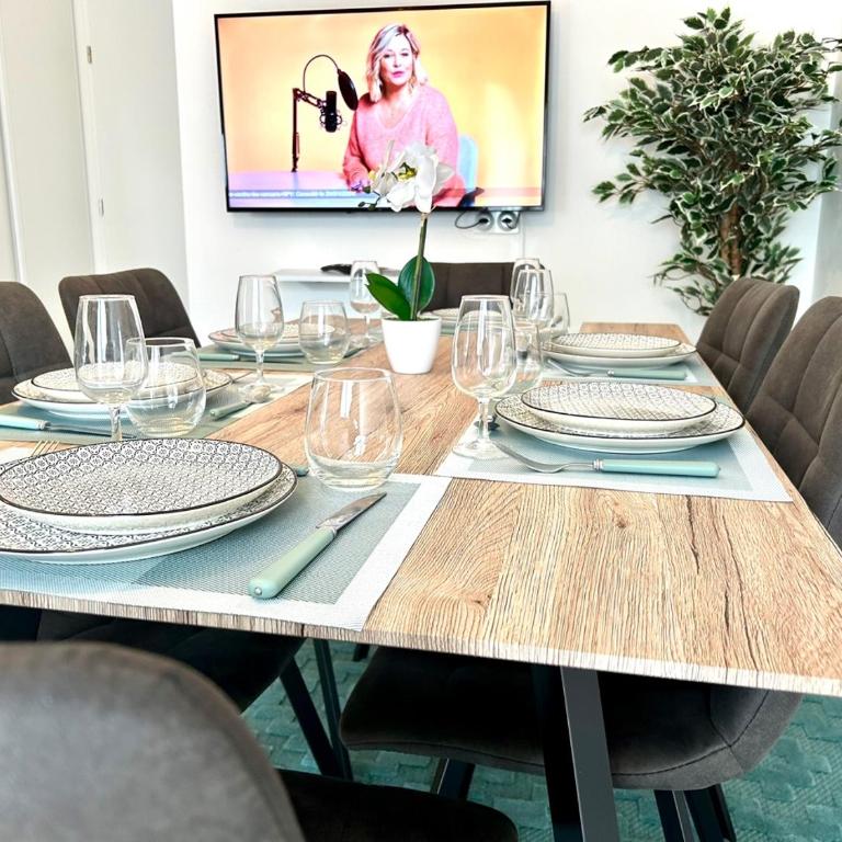 Cosy Apartment - Parking, Garden,10mn from Disneyland! - Two-Bedroom Apartment - 11