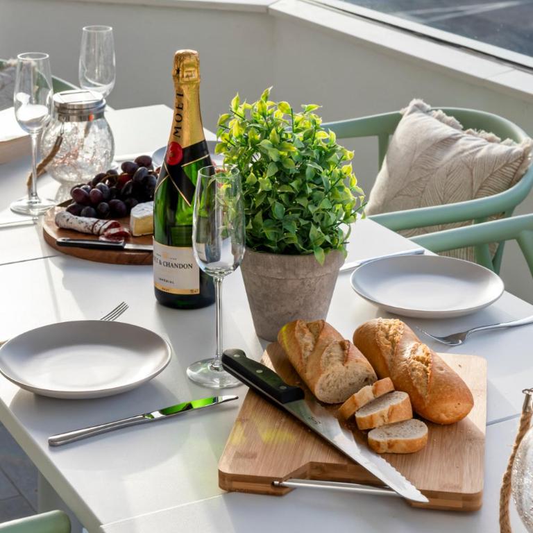 Modern 3-bedroom family apartment Estepona Centre - Three-Bedroom Apartment - 22