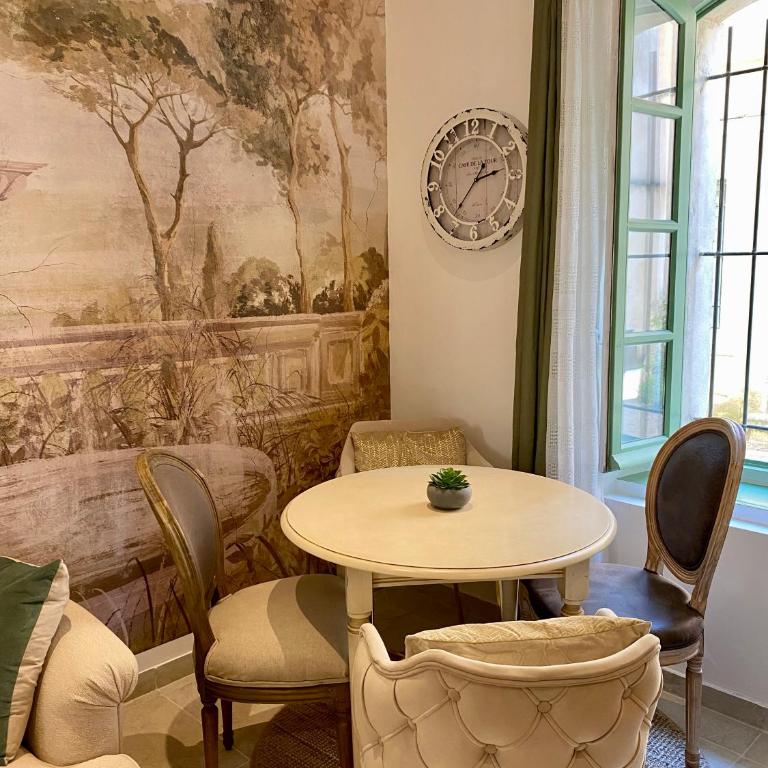 Charmante maison climatisée avec 2x ch et 2x sdb - Maison 2 Chambres - 1