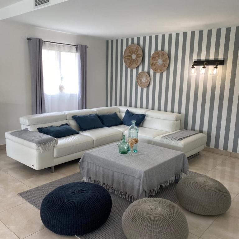 Villa Moana Lagune 4 chambres, 4 salles de bain, piscine privative chauffée à 30 degrés toute l année, balnéo, terrain de pétanque privé, ping-pong - Villa - 11