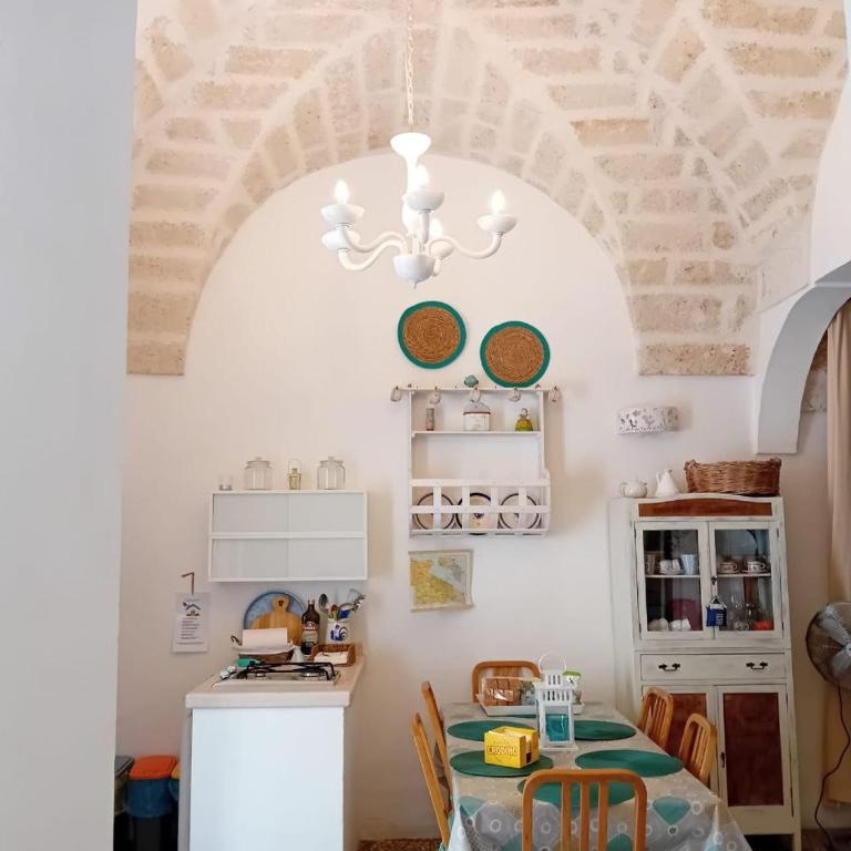 Casina Mimmo, vista mare, centro storico Ostuni - Three-Bedroom Home - 2