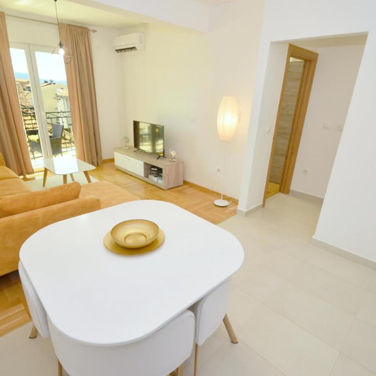 Discovery Point Apartments - One-Bedroom Apartment - 8