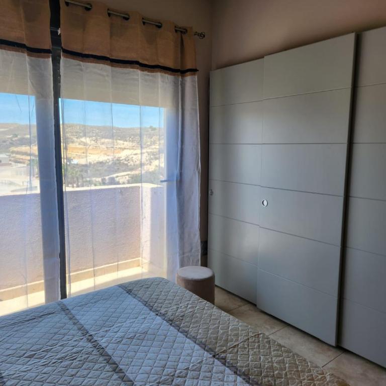 Ático esquinero con preciosas vistas al Valle del Este Golf con piscina comunitaria! - Apartamento de 3 dormitorios - 49