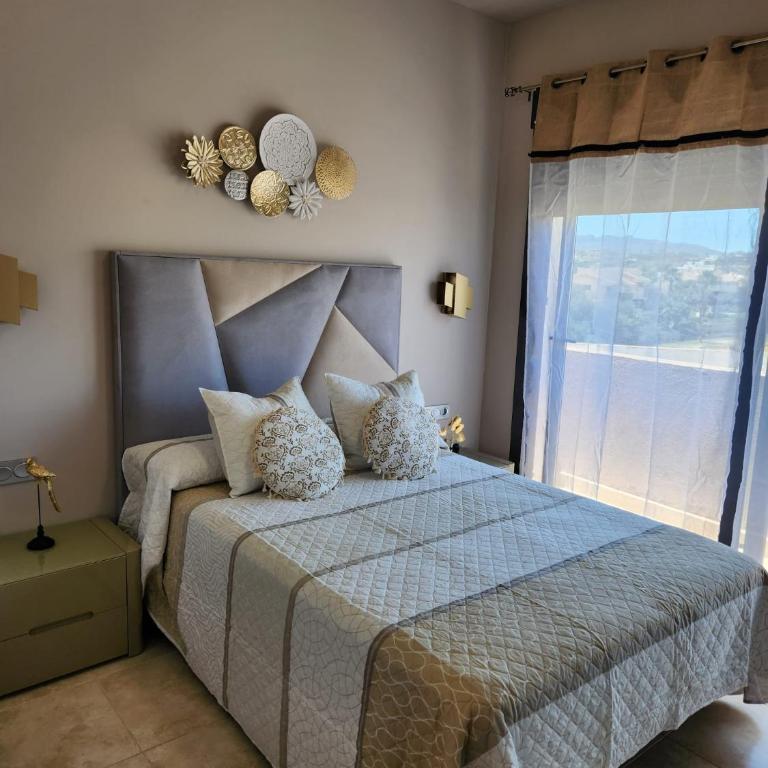 Ático esquinero con preciosas vistas al Valle del Este Golf con piscina comunitaria! - Apartamento de 3 dormitorios - 20