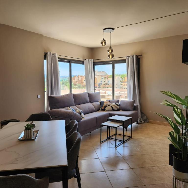 Ático esquinero con preciosas vistas al Valle del Este Golf con piscina comunitaria! - Apartamento de 3 dormitorios - 29