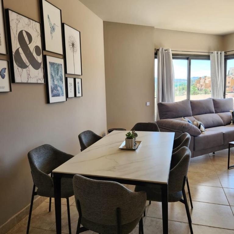 Ático esquinero con preciosas vistas al Valle del Este Golf con piscina comunitaria! - Apartamento de 3 dormitorios - 30