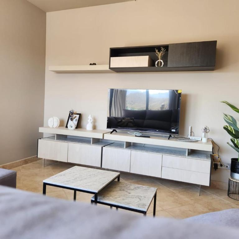 Ático esquinero con preciosas vistas al Valle del Este Golf con piscina comunitaria! - Apartamento de 3 dormitorios - 31