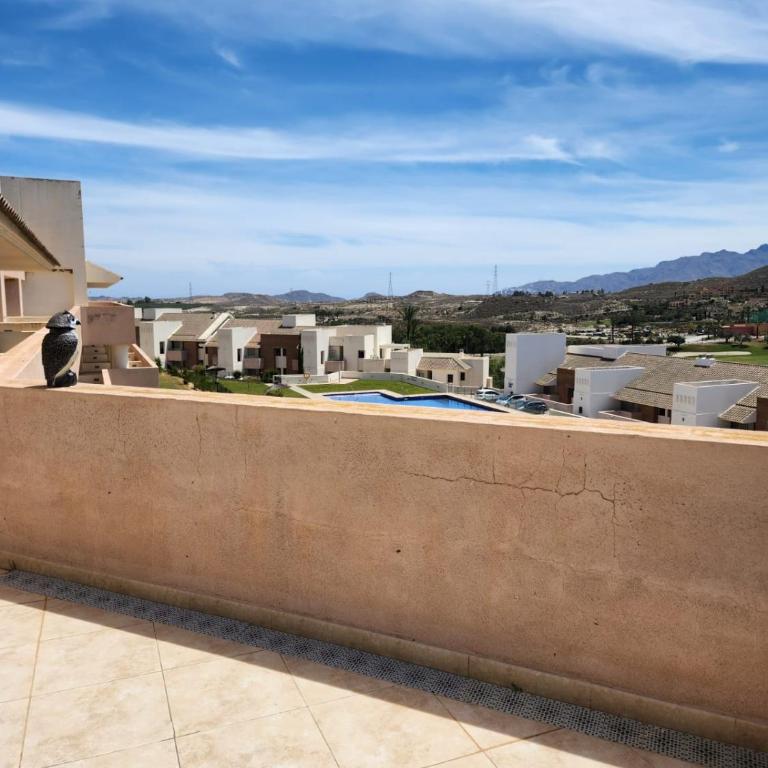 Ático esquinero con preciosas vistas al Valle del Este Golf con piscina comunitaria! - Apartamento de 3 dormitorios - 24