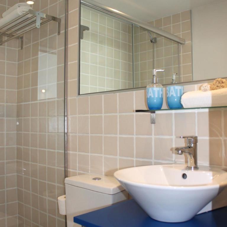 Corralejo Lodge - Deluxe Queen Studio - 3