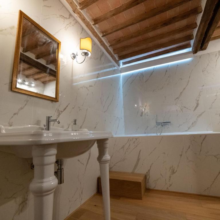 The Rose Suite Siena - Appartamento con 1 Camera da Letto - 35