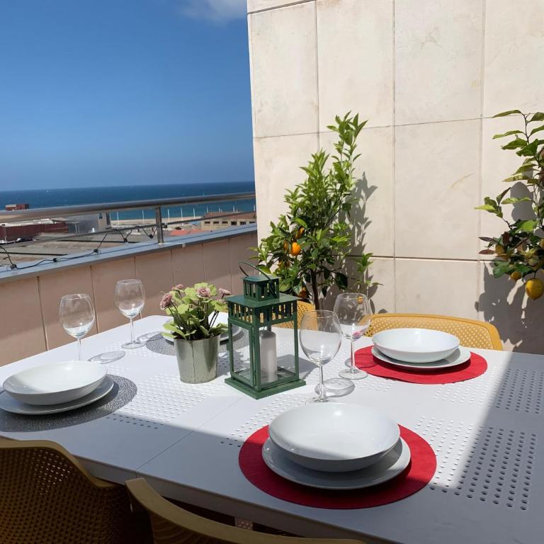 Ático Gran Terraza Poniente Playa con Garaje, Wifi - VUT-5109-AS - Apartamento de 1 dormitorio - 1
