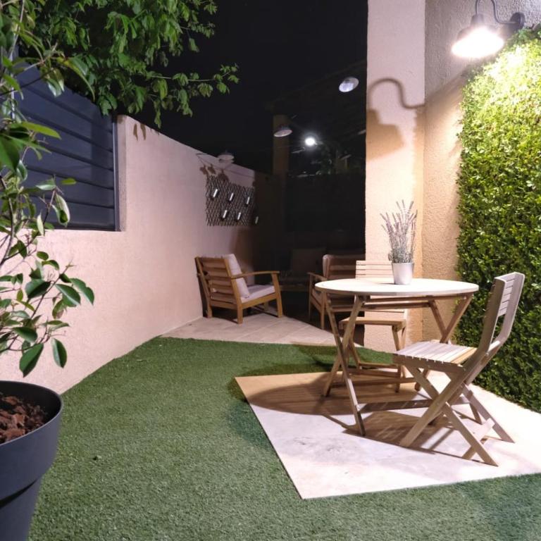 Studio rénové avec belle terrasse - Estudio con terraza - 15