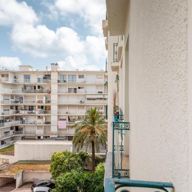 Beau Studio Le Grand Palais 100m des plages - One-Bedroom Apartment - 10