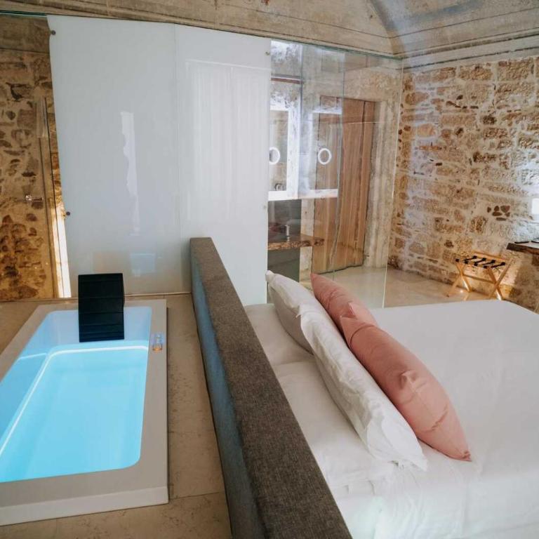 Ambrosia-Timeless Hosting - Deluxe Double Room with Bath - 5