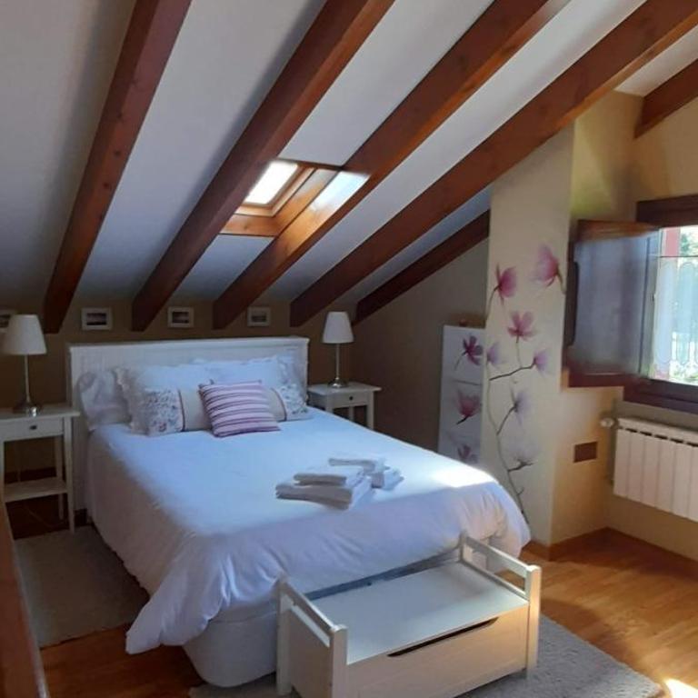 Gestiona2R - Casa Camelia con jardin, ideal familias - Three-Bedroom House - 3