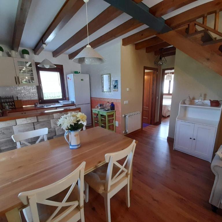 Gestiona2R - Casa Camelia con jardin, ideal familias - Three-Bedroom House - 16