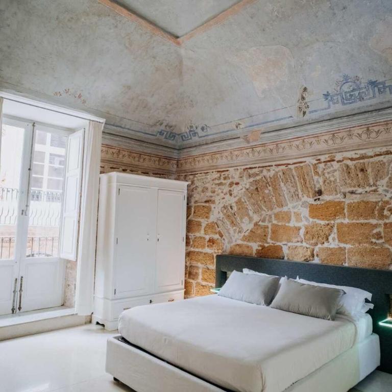 Ambrosia-Timeless Hosting - Deluxe Double Room with Balcony - 11