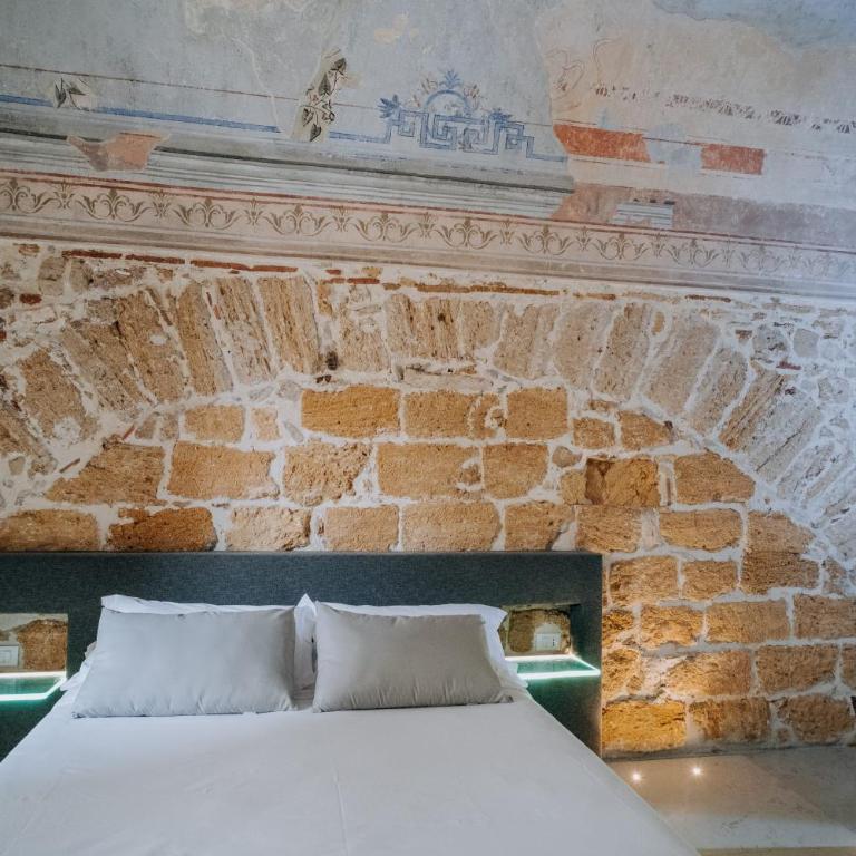 Ambrosia-Timeless Hosting - Deluxe Double Room with Balcony - 13