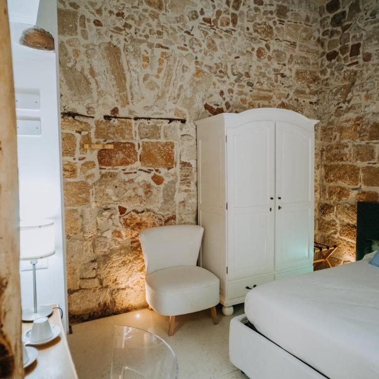 Ambrosia-Timeless Hosting - Double Room with Private Bathroom - 10