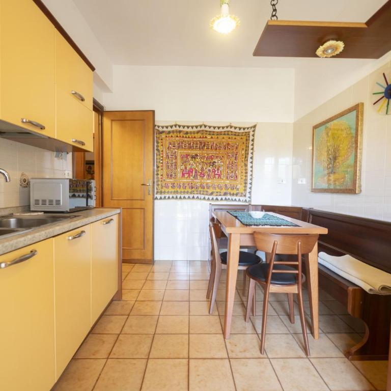 Luminous 2BR Family Apartment in Residential Area - Apartment mit 2 Schlafzimmern mit Balkon und Terrasse - 12