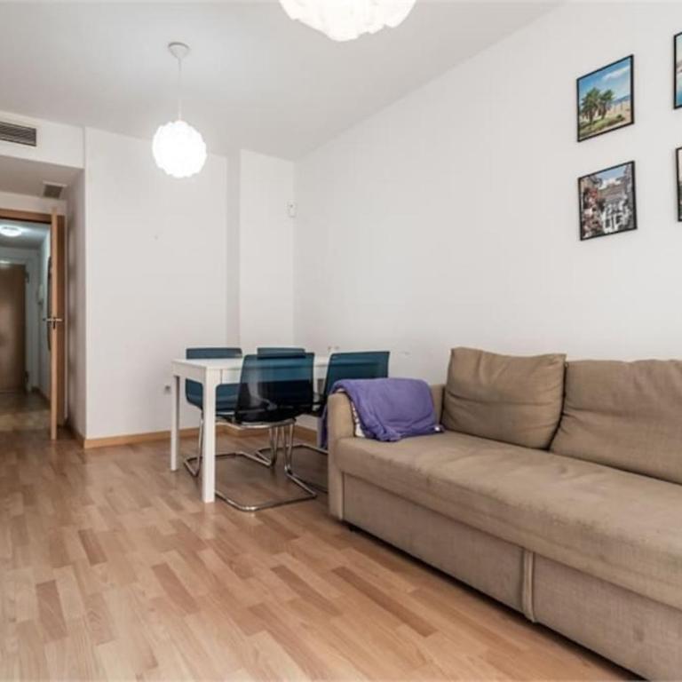 Apartamento céntrico a 250 metros de la playa & parking - Two-Bedroom Apartment - 11