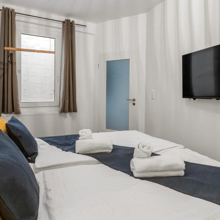 Altstadt - Exklusive 3-Zi-Wohnung für 6 Personen mit 90 qm, großer Dachterrasse, Parkplatz, WLAN - Apartment mit 2 Schlafzimmern - 28