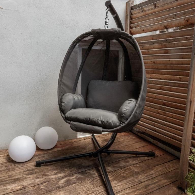 Altstadt - Exklusive 3-Zi-Wohnung für 6 Personen mit 90 qm, großer Dachterrasse, Parkplatz, WLAN - Apartment mit 2 Schlafzimmern - 40